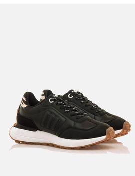Zapas Mustang Chica negra